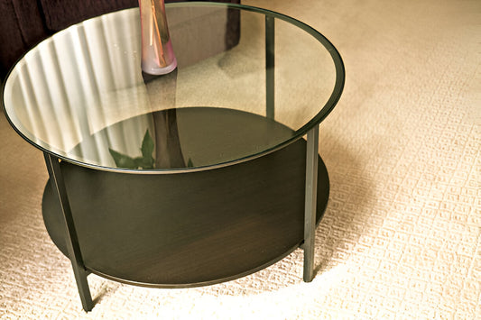 Designing Custom Glass Table Tops: Tips and Trends