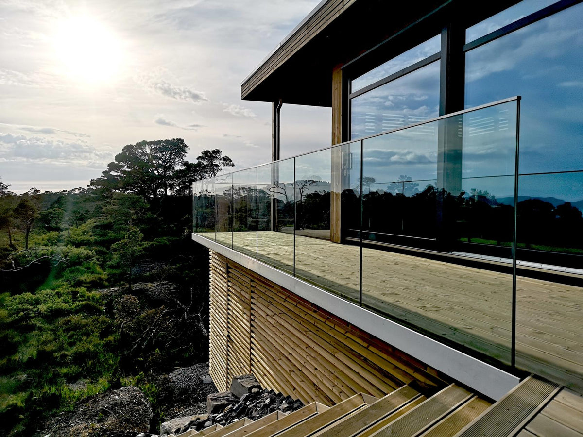 Custom Glass Deck Railings 